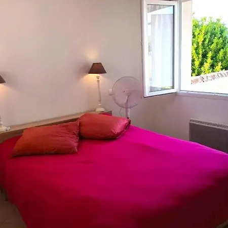 Maison Familiale Tres Lumineuse Avec Piscine בית נופש וונדה-מונטליבה